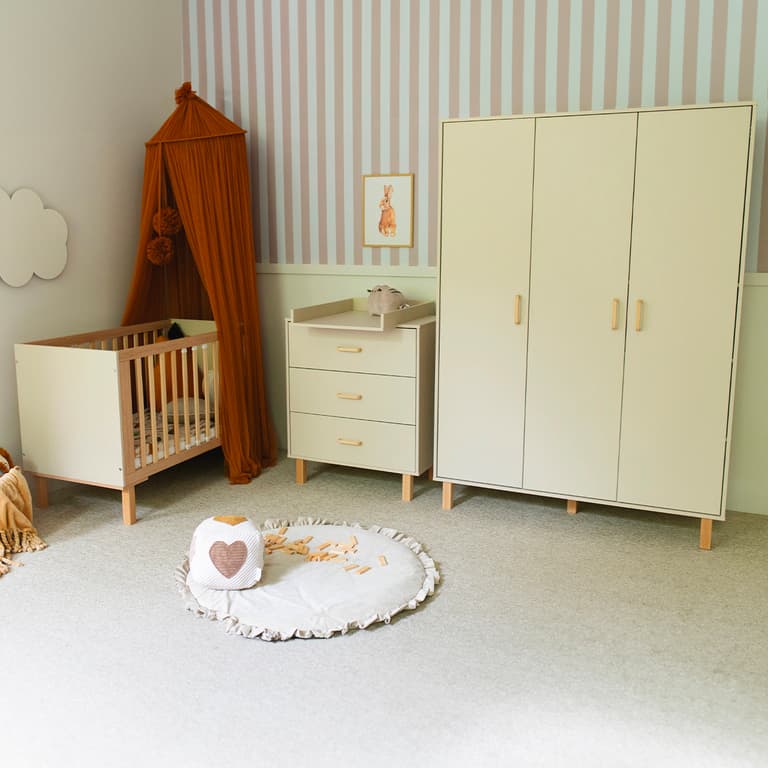 Chambre complète lit évolutif 60x120 commode à langer et armoire 3 portes Littlesky by Klups Laura Champagne et Bois