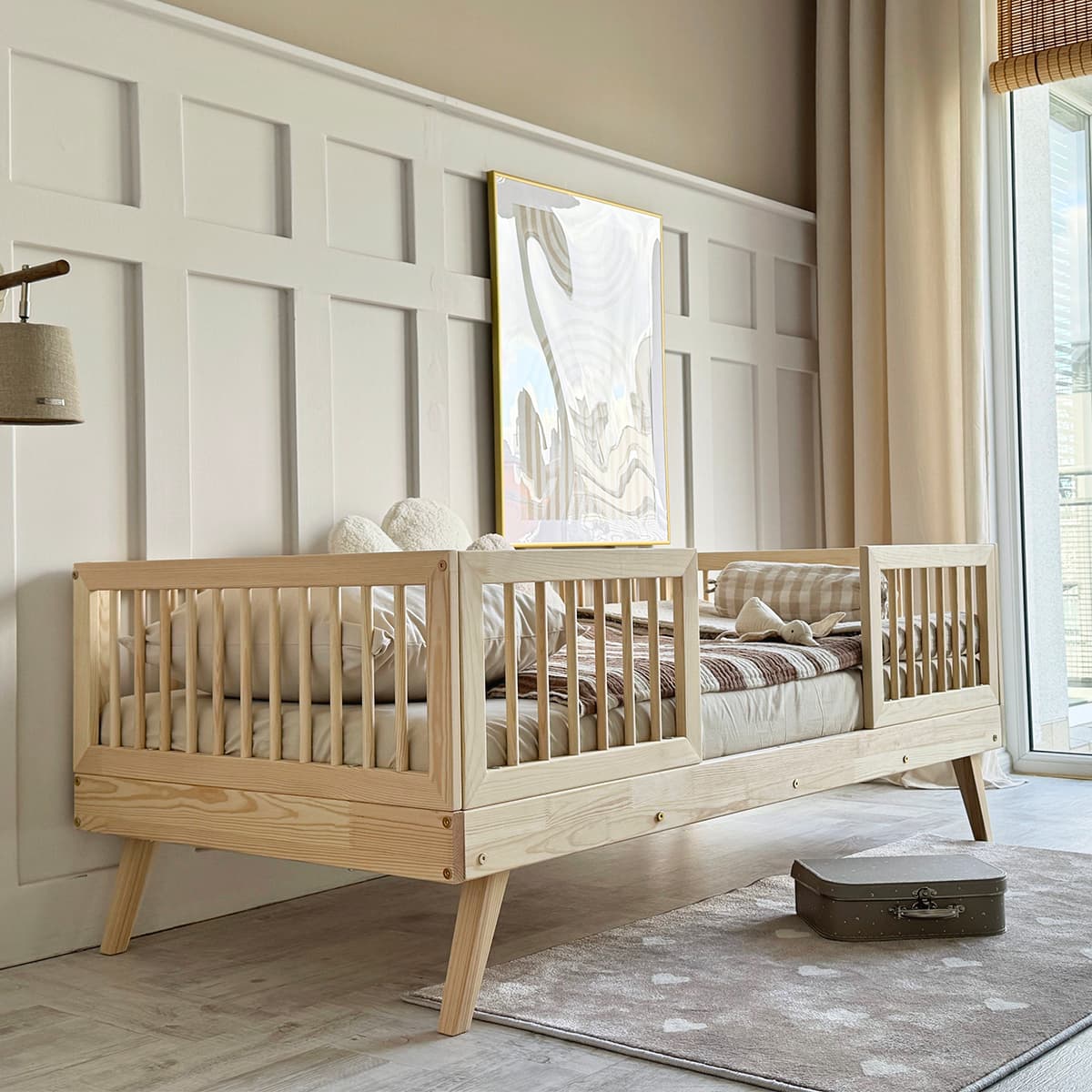 Lit 90x190 barrières hautes et sommier inclus pieds 20 cm Maylis Bois