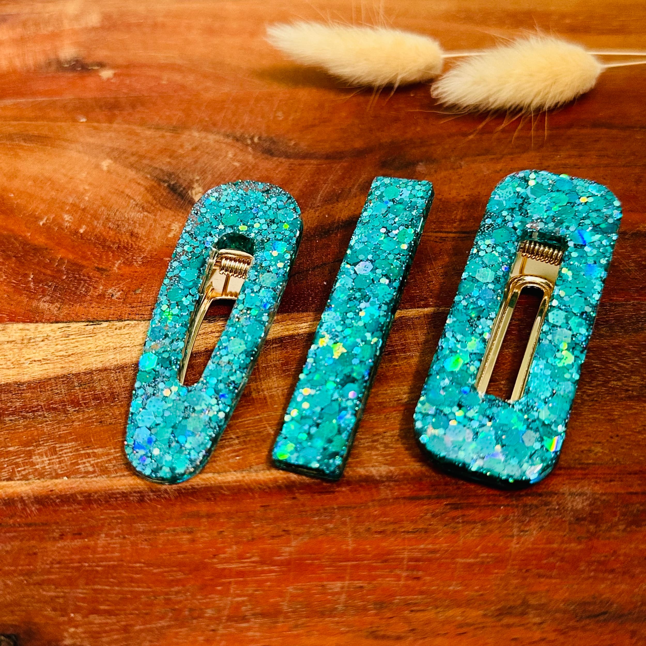 barrette résine paillette bleu lagon (lake blue)