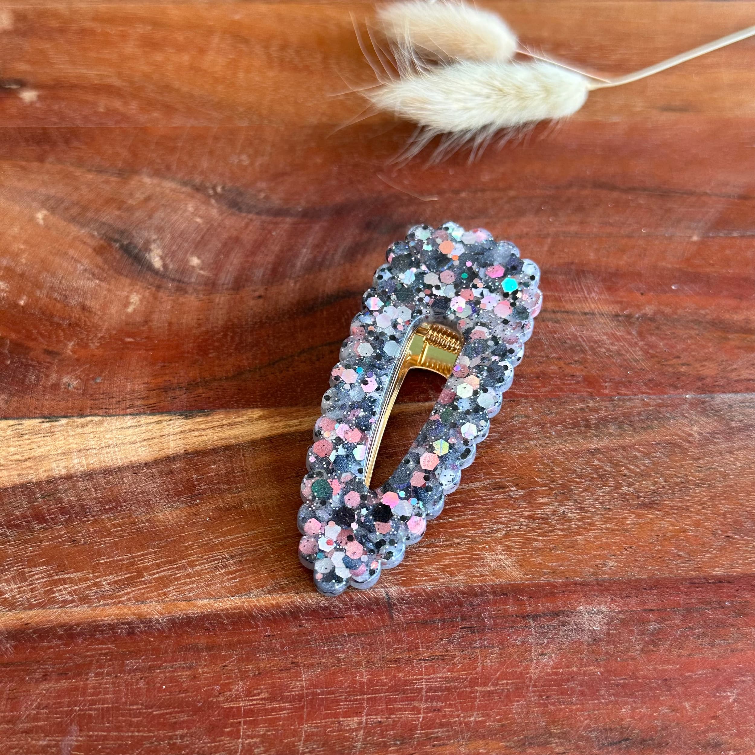 barrettes résine grand format  mix paillettes 7,2 cm
