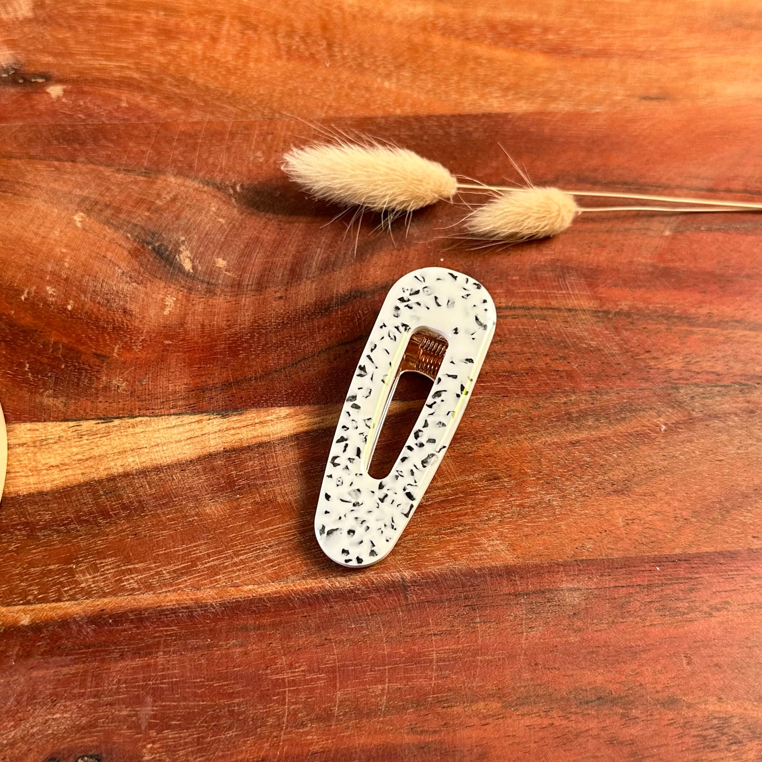 Barrette jesmonite couleur blanc et granulat