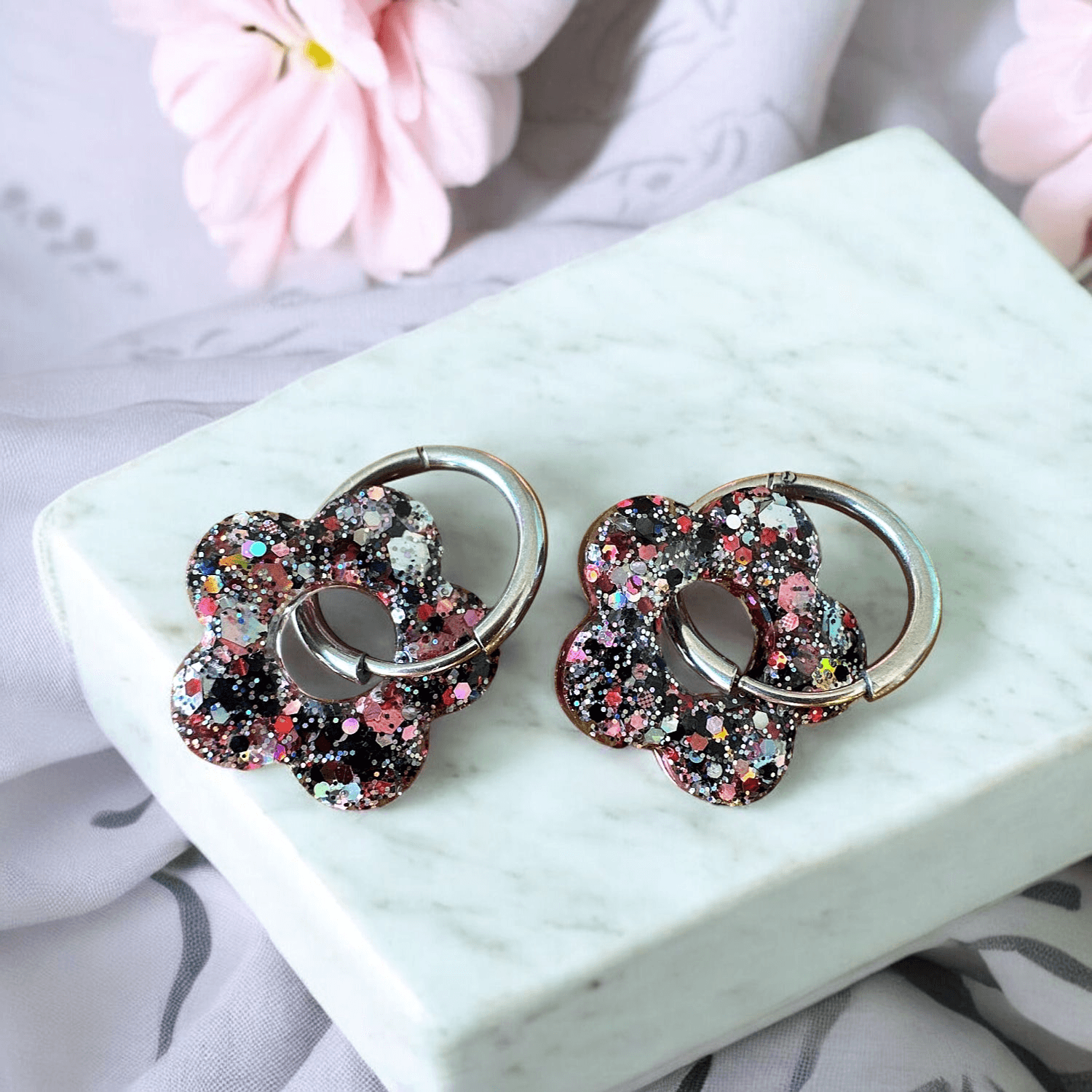 Boucles d'oreilles créole fleur mix paillettes
