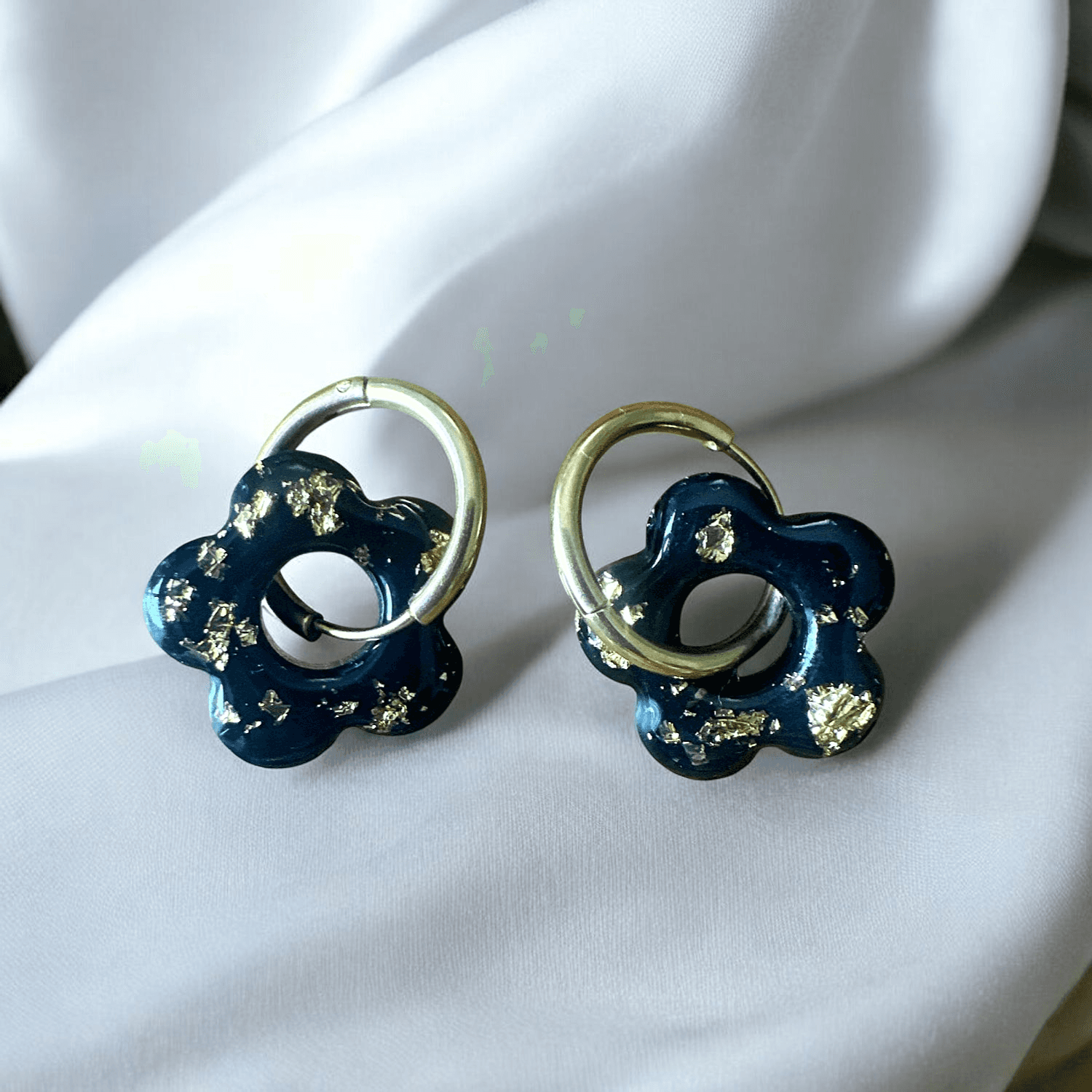 Boucles d'oreilles créole noir feuille or