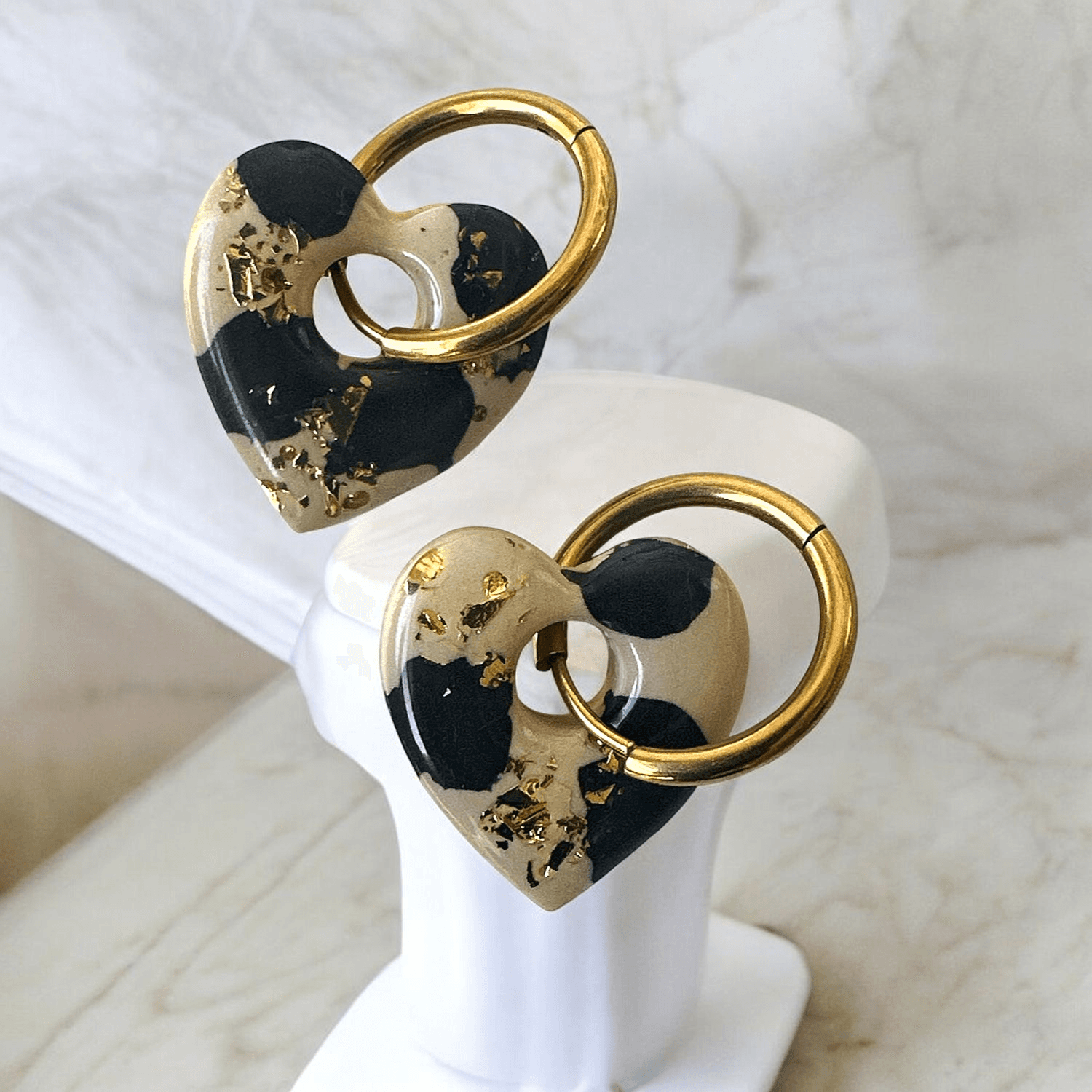 Boucles d'Oreilles jesmonite Cœur Éclat leopard et Or