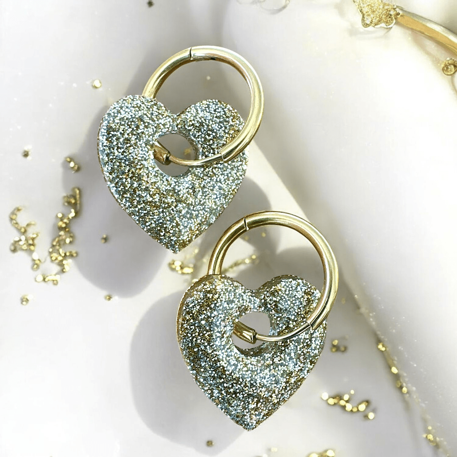 Boucles d'oreilles cœur pailleté or et argent