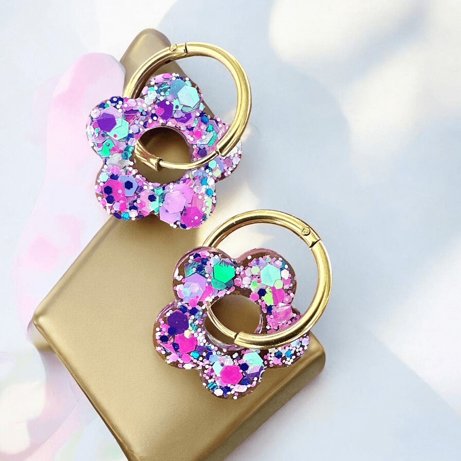 Boucles d'oreilles Créoles Fleur Fantaisie brillantes