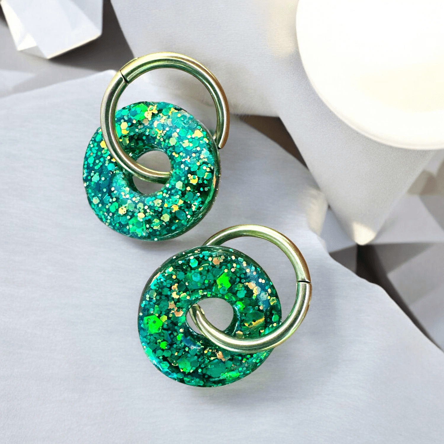Boucles d'Oreilles Cercle Émeraude paillette vert cuivré
