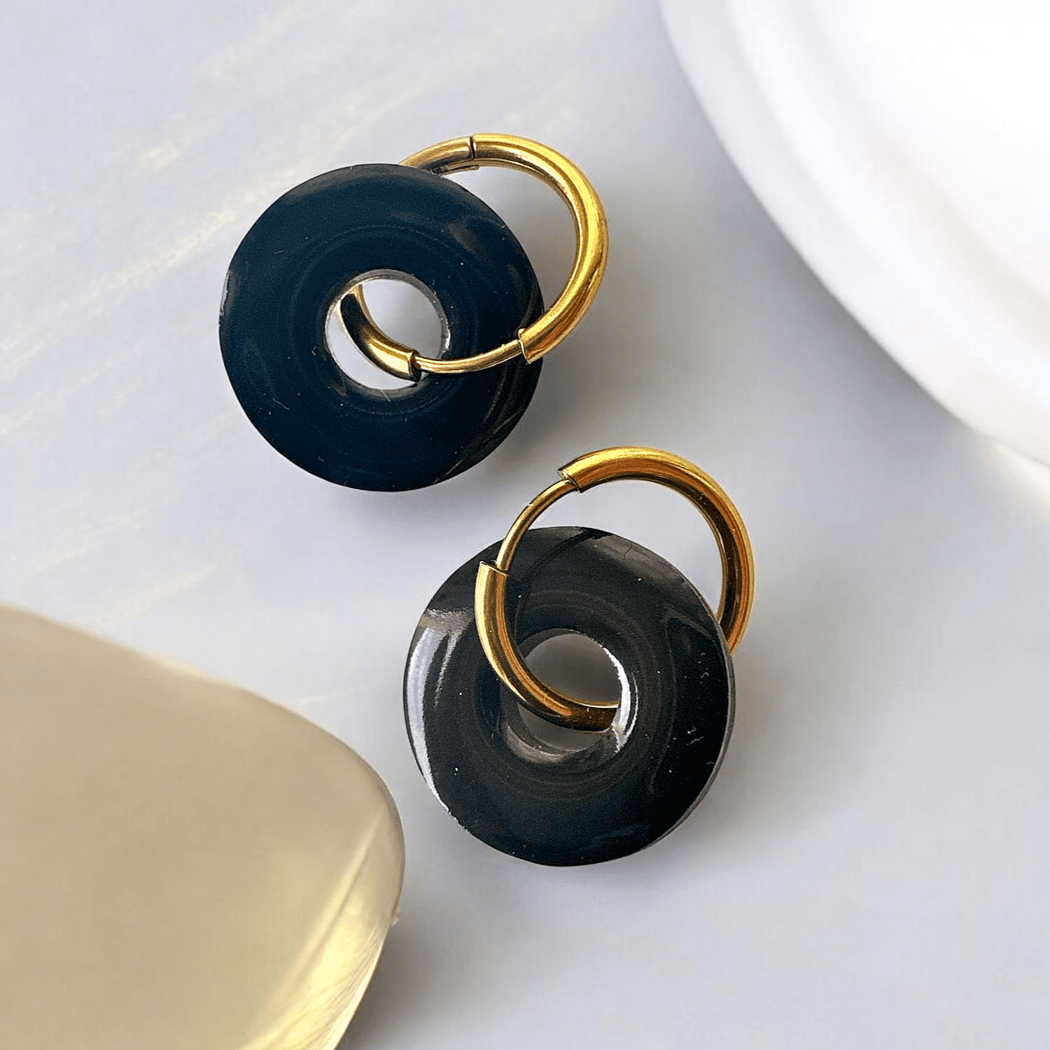 Boucles d'Oreilles cercle noir nacré
