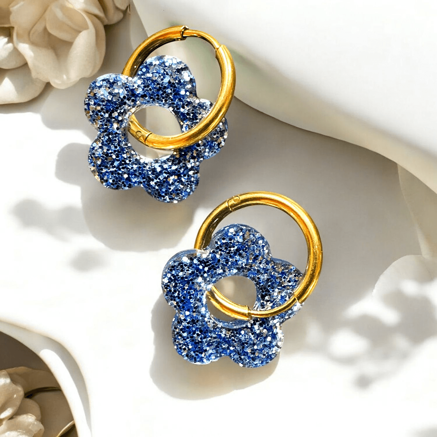 Boucles d'Oreilles Fleur Éclatante