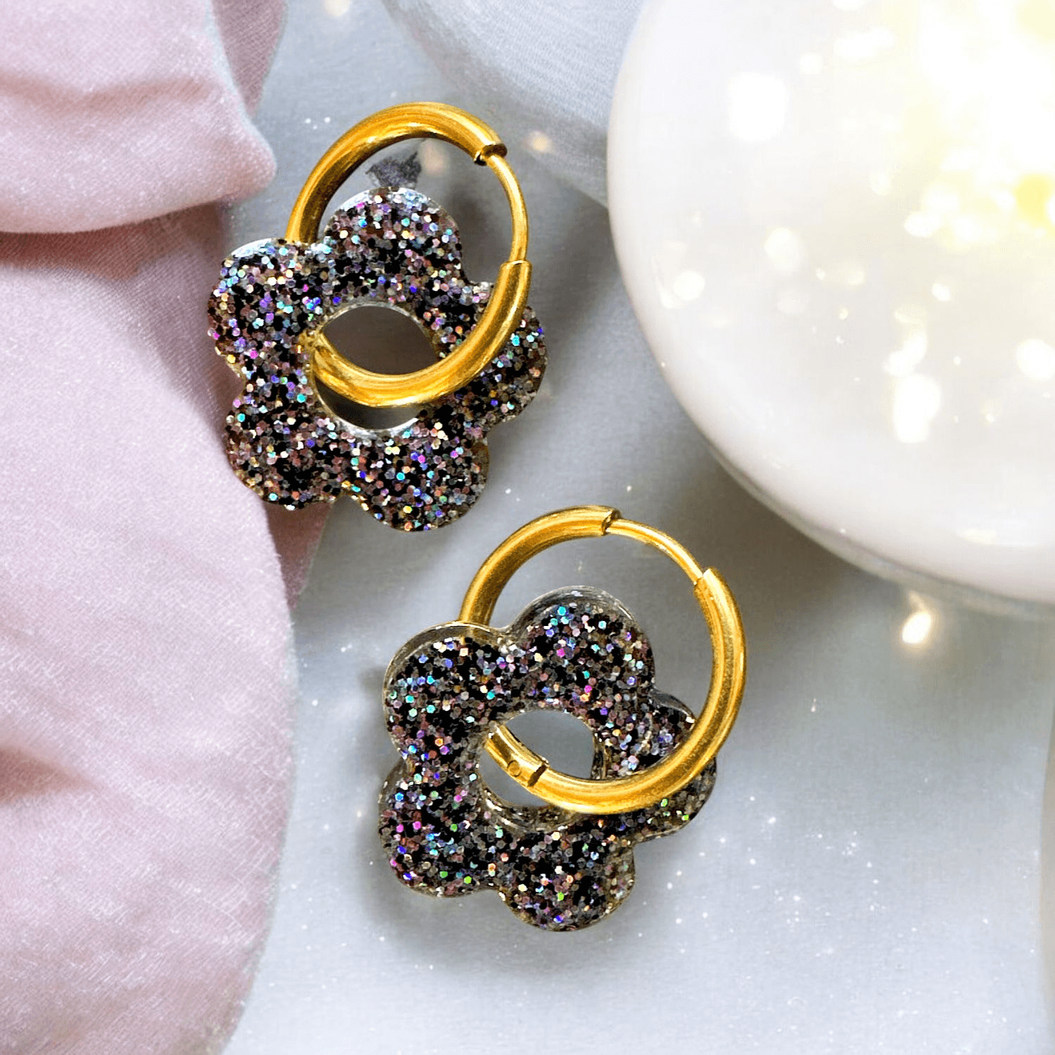 Boucles d'Oreilles Fleur Paillette fine noir