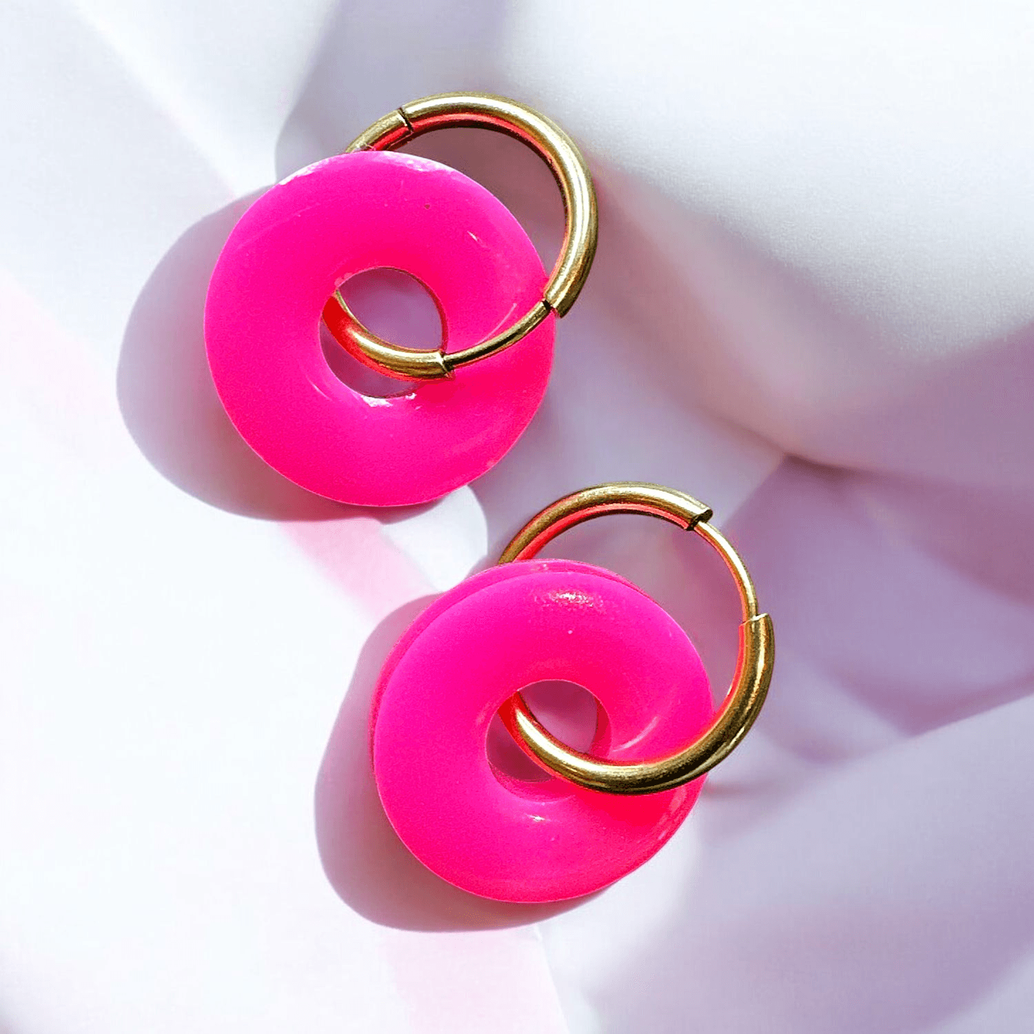 Boucles d'oreilles cercle rose fluo
