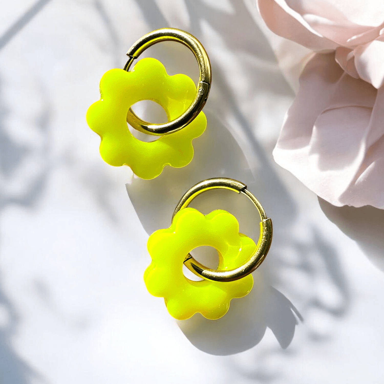 Boucles d'Oreilles soleil jaune fluo