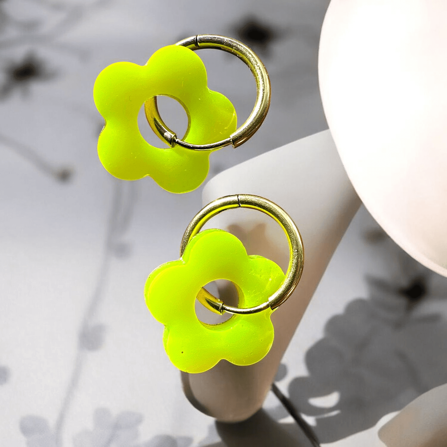Boucles d'Oreilles Fleur jaune fluo