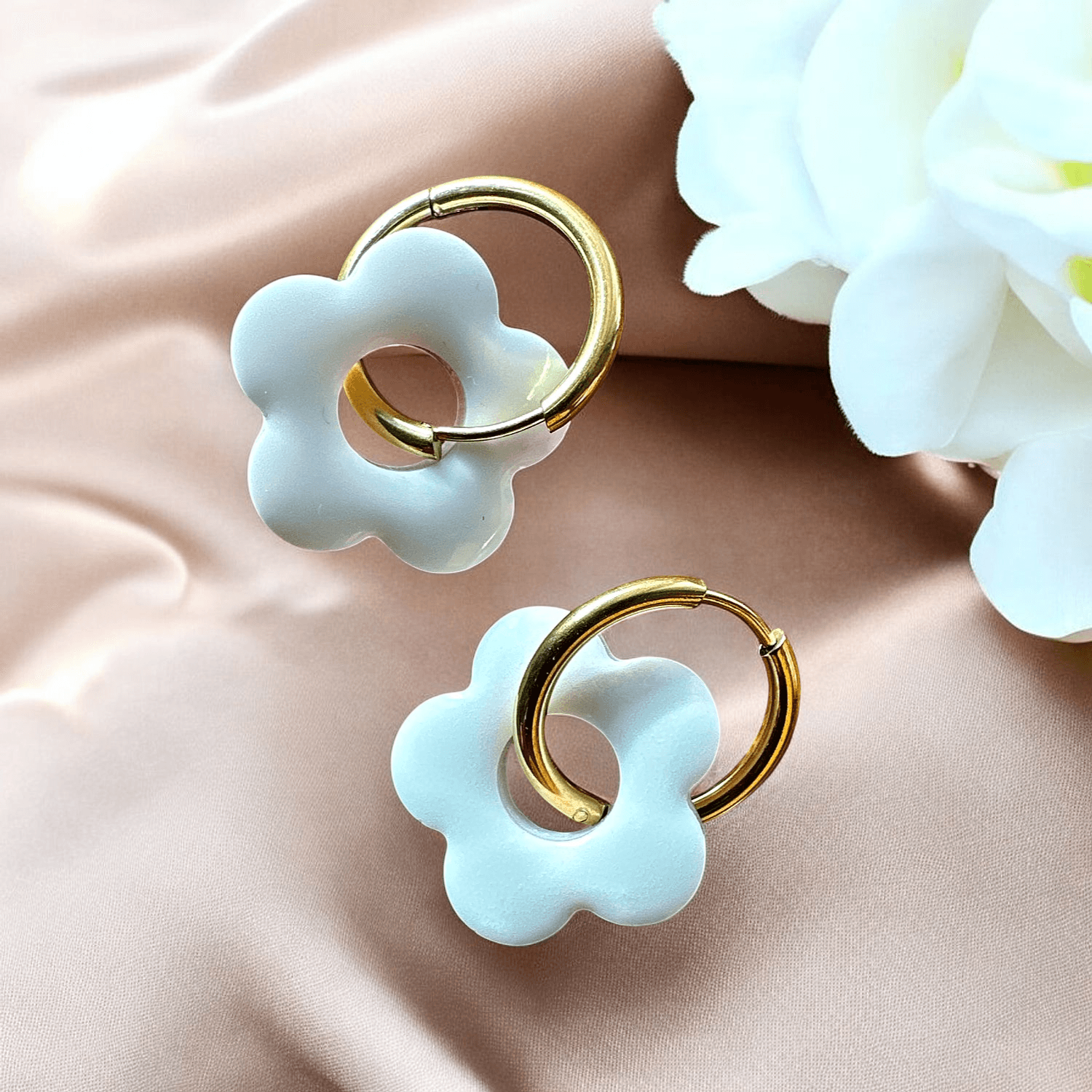 Boucles d'Oreilles Fleur blanc