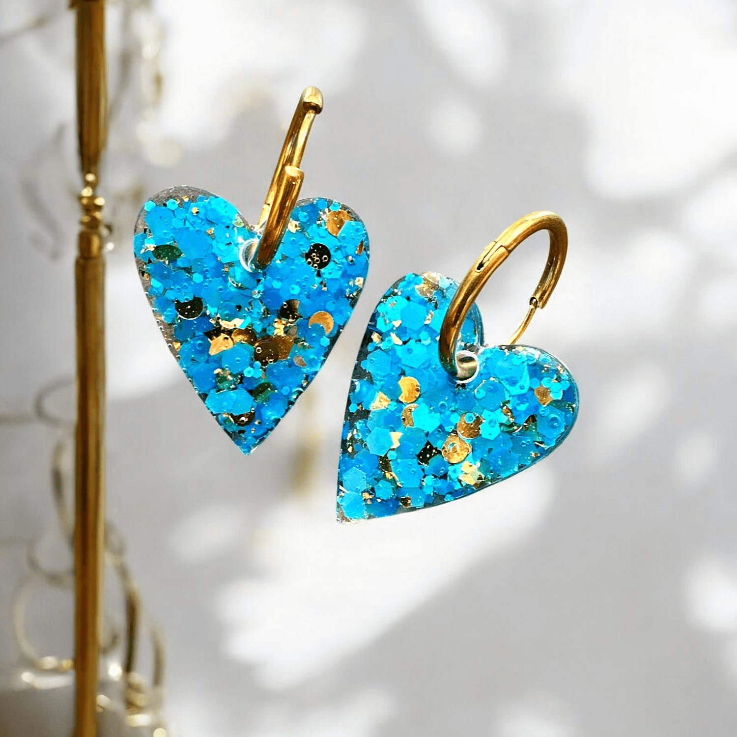 Boucles d'Oreilles maxi Cœur Paillette bleu turquoise et or