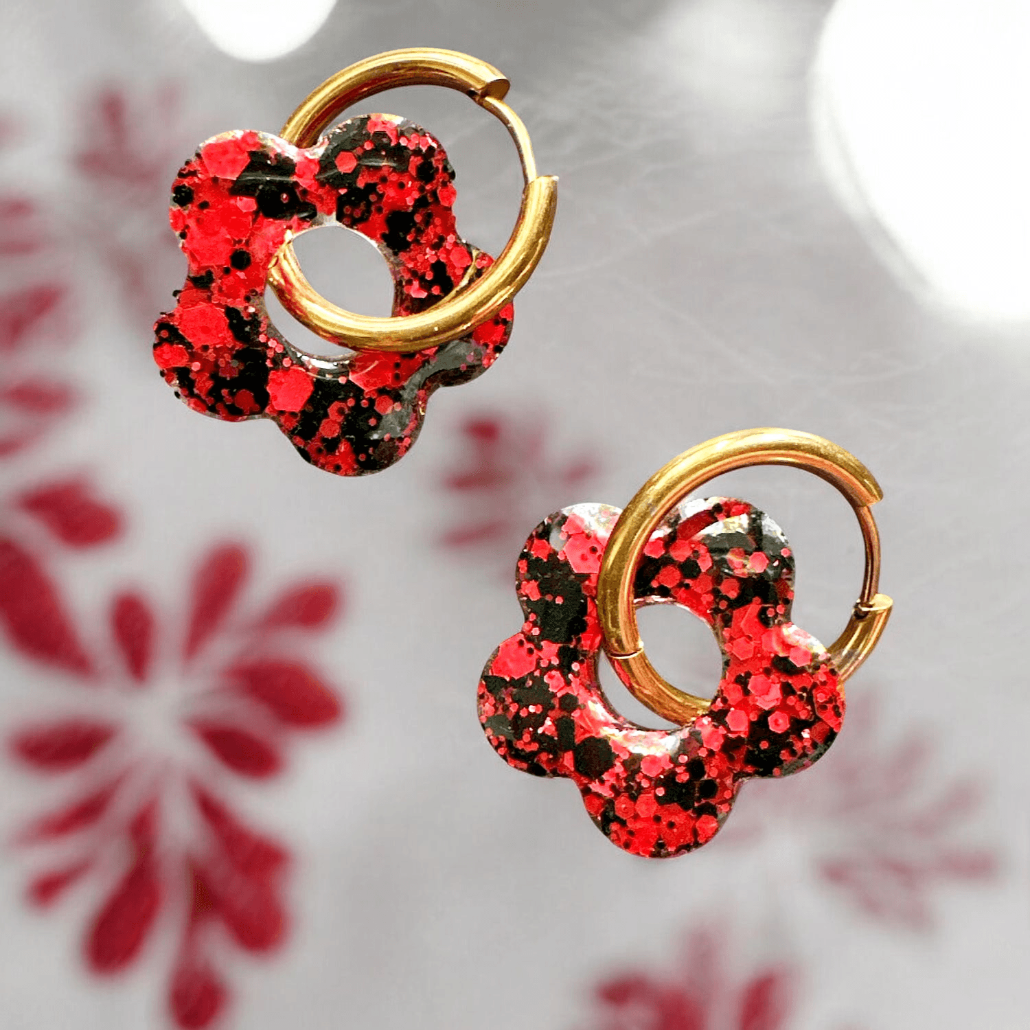 Boucles d'Oreilles fleur paillette noir et rouge