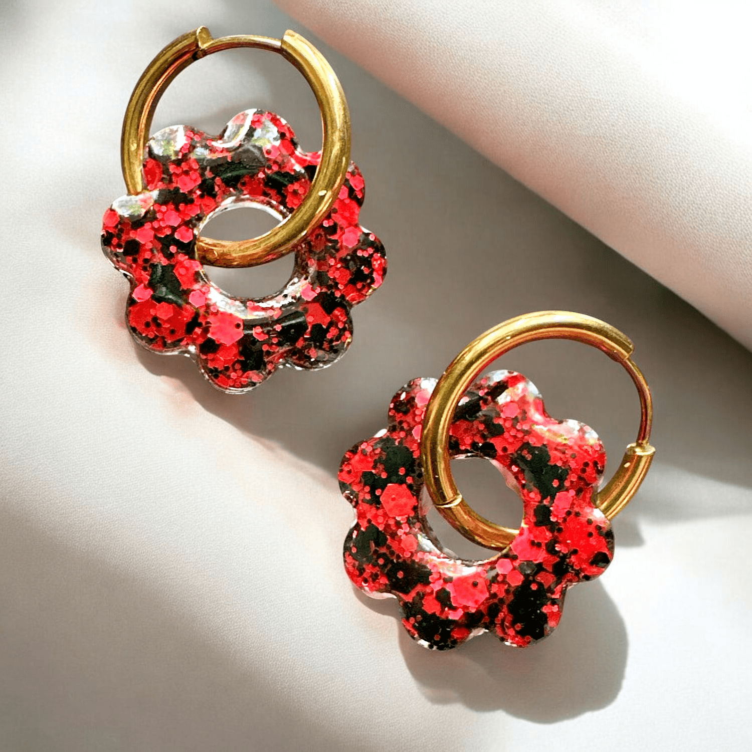 Boucles d'Oreilles soleil paillette noir et rouge