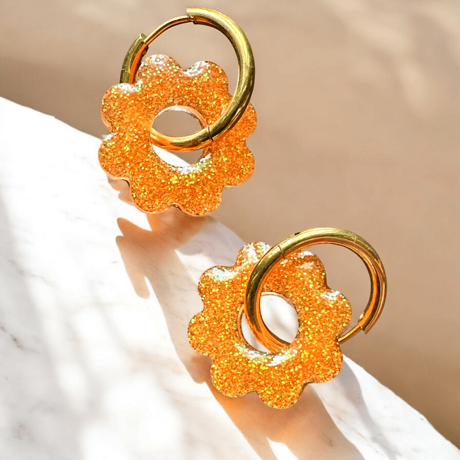 Boucles d’oreilles soleil paillette fine orange