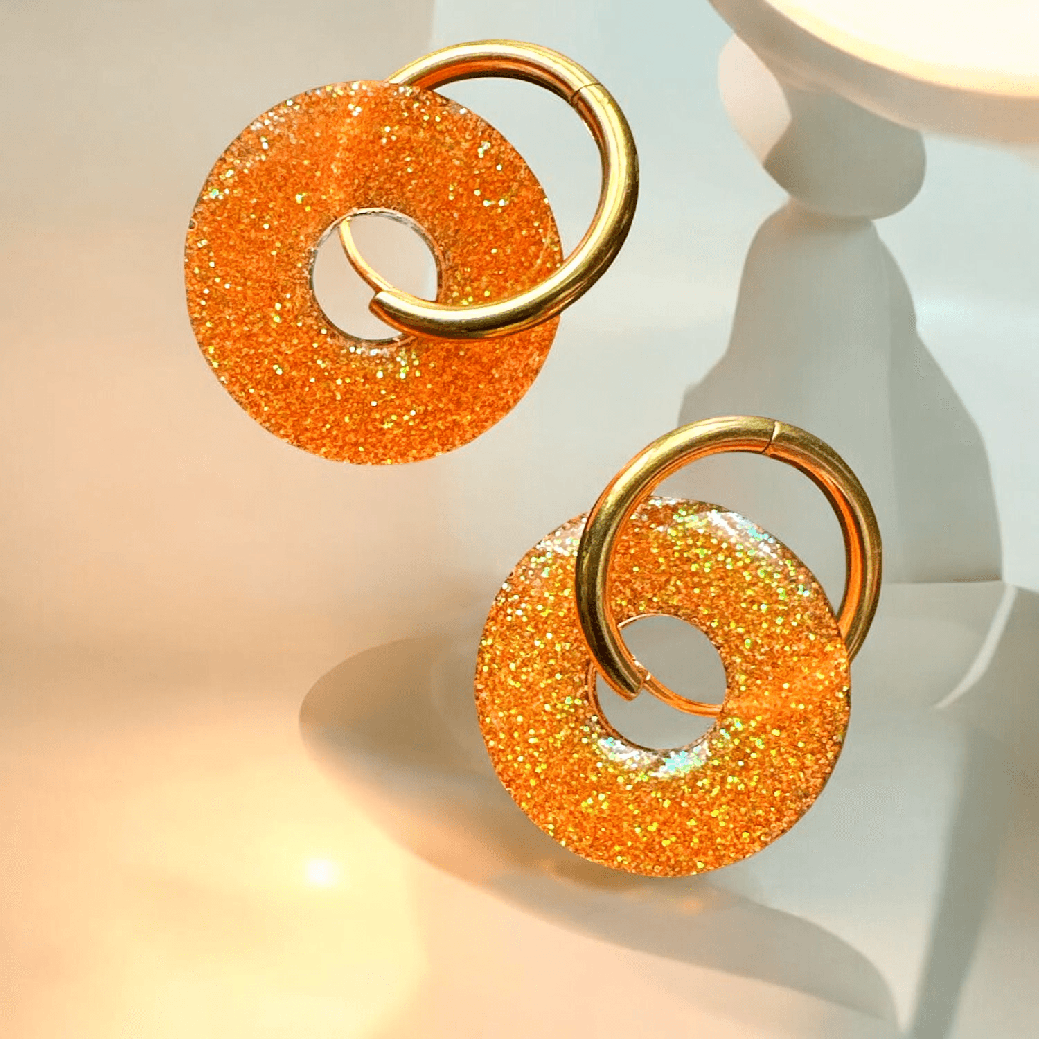 Boucles d'oreilles cercle paillette fine Orange
