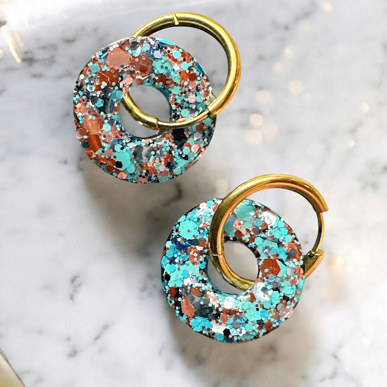 Boucles d'oreilles cercle paillette bleu turquoise et argent