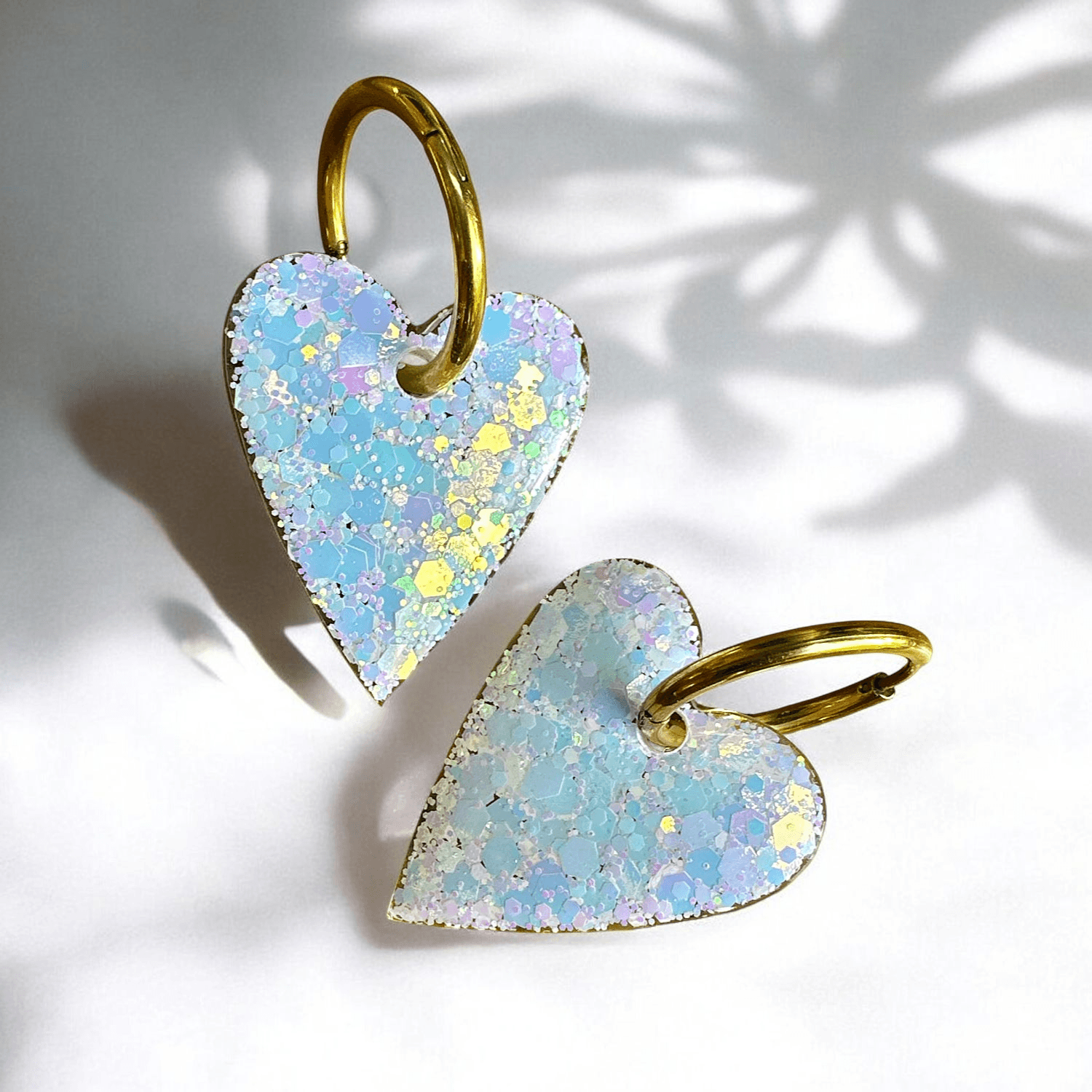 Boucles d'oreilles maxi coeur paillette blanche holographique