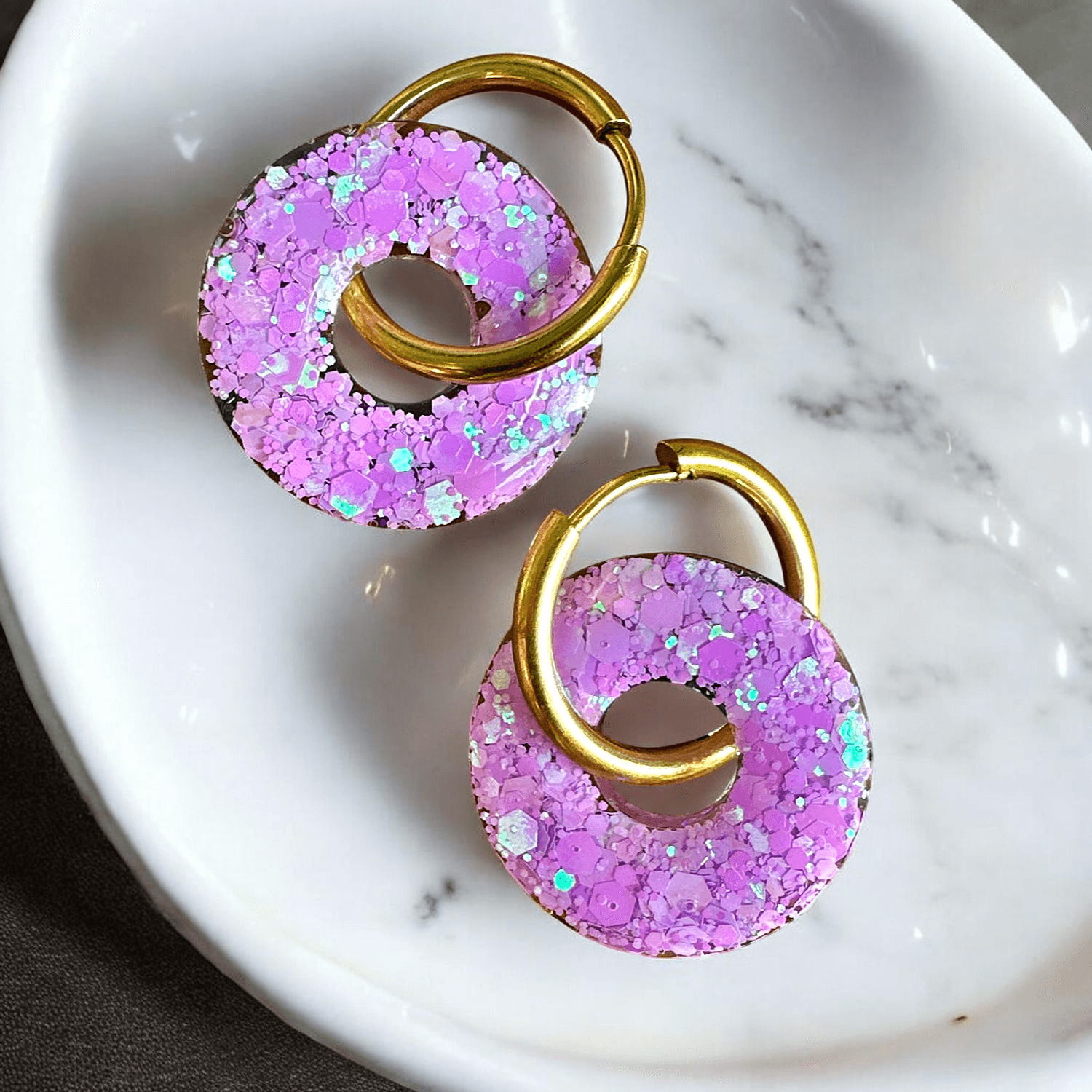 Boucles d'Oreilles Cercle paillette violet holographique
