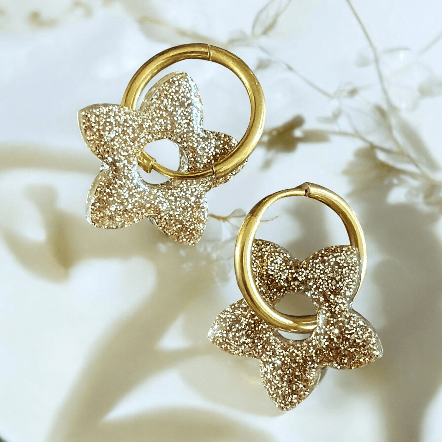 Boucles d'Oreilles Fleur tiaré paillette fine or