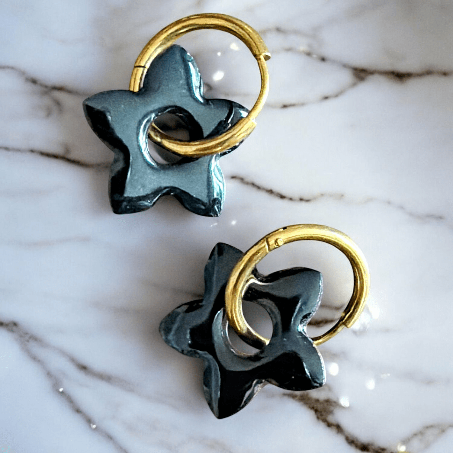 Boucles d'Oreilles Étoiles fleur tiaré noir nacré