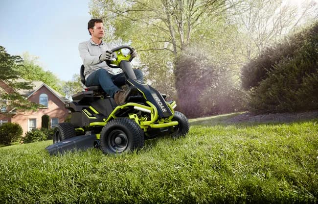 Tractor cortacésped a batería RYOBI RM480E 96 cm ancho de corte