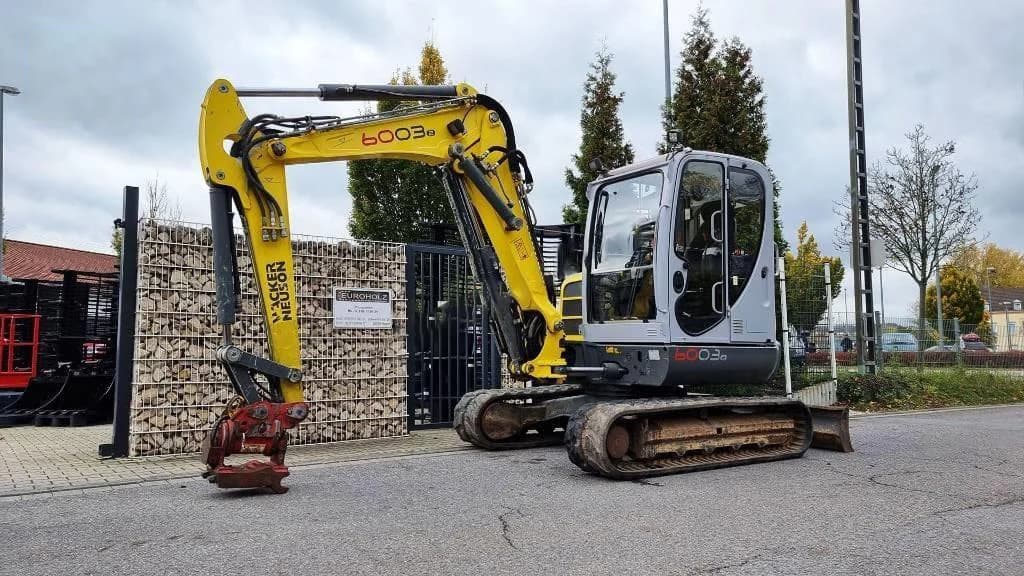 Pelle compacte Wacker Neuson 6003 RD (2011) – 3 Godets inclus