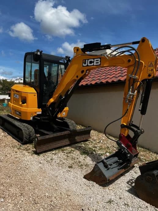 Pelle compacte JCB 35Z-1 – 2021 – 790 h – Garantie 12 mois