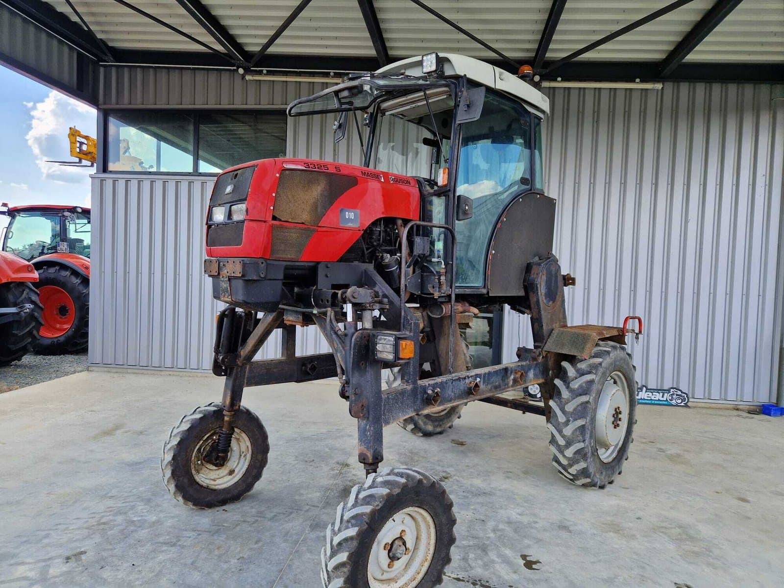 MASSEY FERGUSON 3325