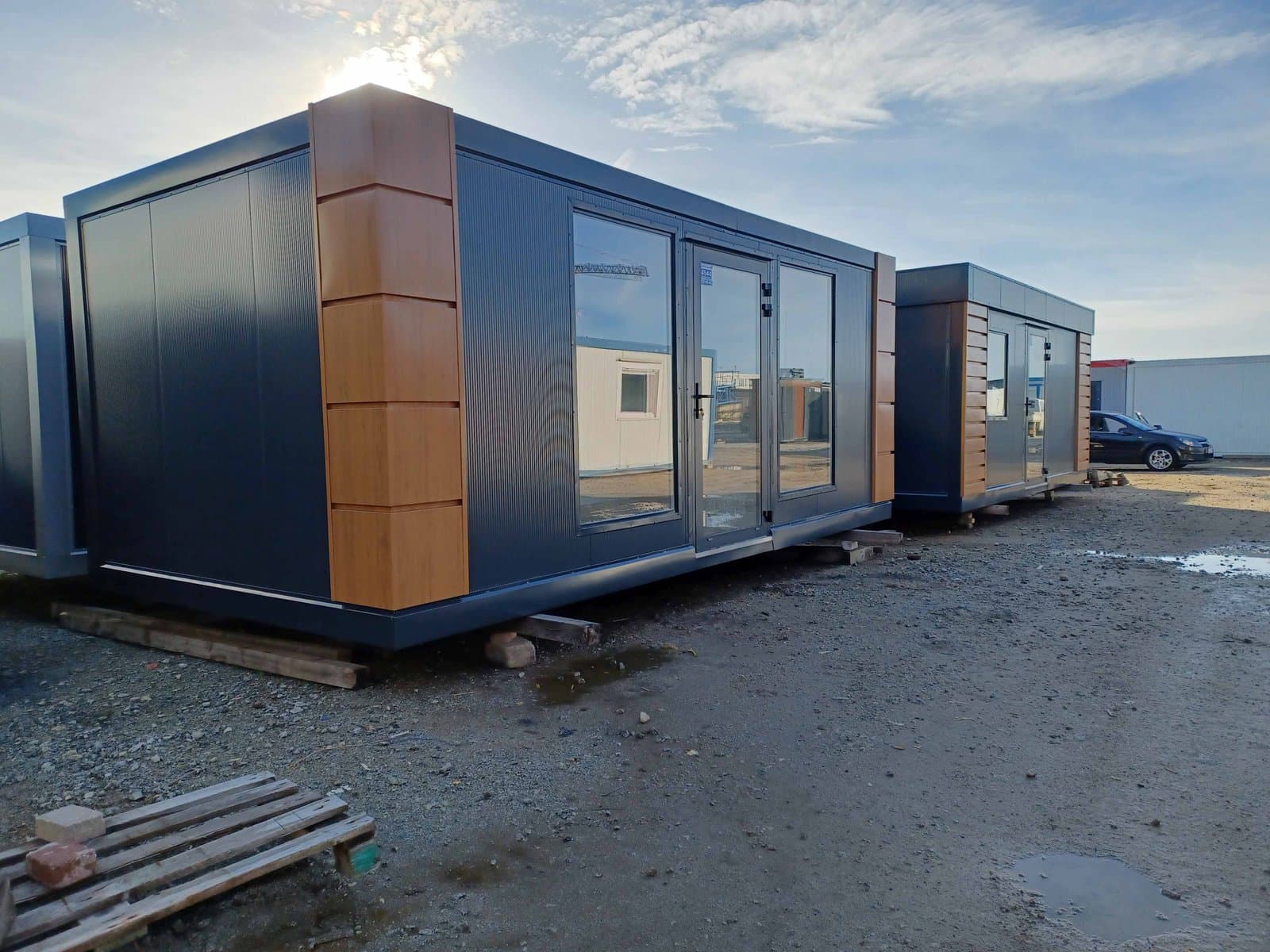 Pawilon handlowy antracyt z jasnobrązowymi kasetonami 3 × 6 m