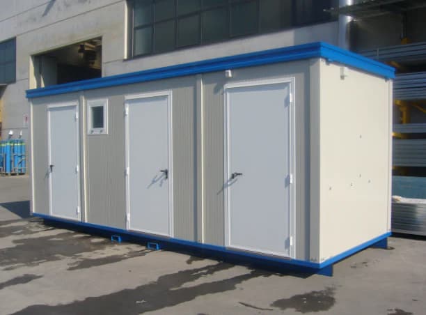 Kontener prysznicowy 6 × 2,4 m z pięcioma kabinami