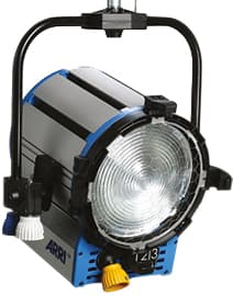 ARRI True Blue ST2/3, 2000W, MAN, bleu-argent, avec Schuko