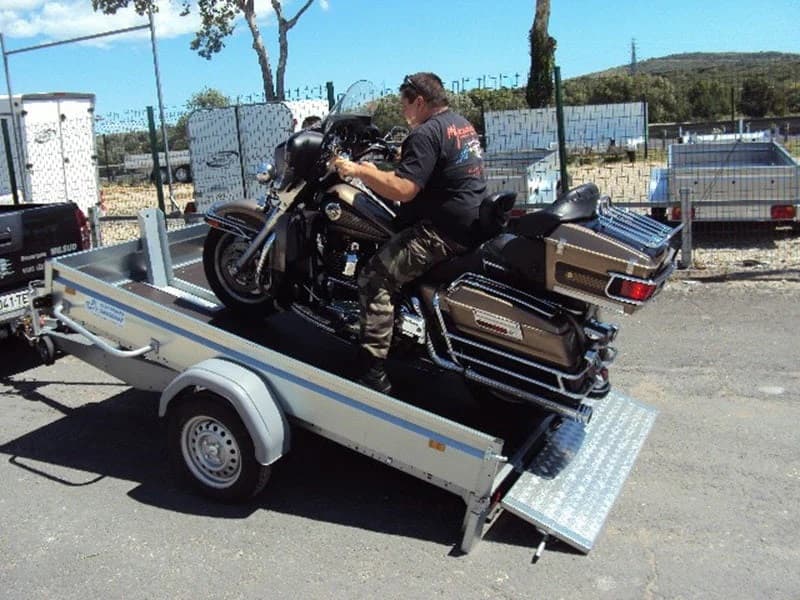 Kippplattform: 2,60 m x 1,53 m / 750 kg BRENDERUP