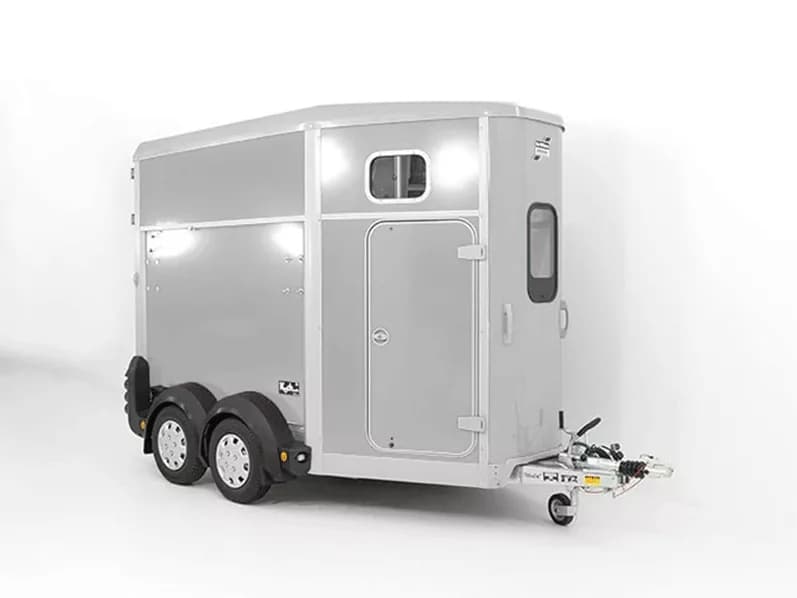 Ifor Williams Pferdeanhänger HB506|Sattelkammer|Silber