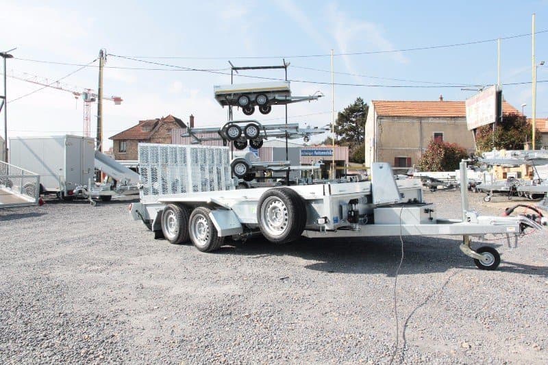 REBOQUE HUMBAUR SENKO 8245 RASLESOL