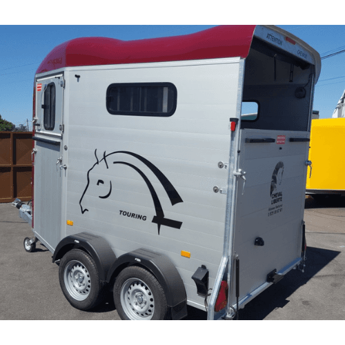 CARRINHA DE 2 LUGARES “TOURING COUNTRY” PARA CAVALOS DE LIBERDADE COM COBERTURA FRONTAL