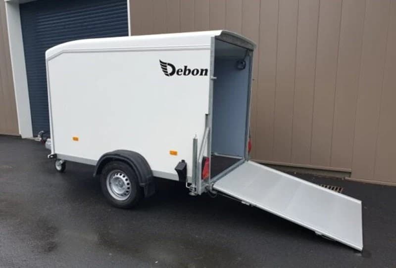 Reboque multiusos Debon Roadster 255