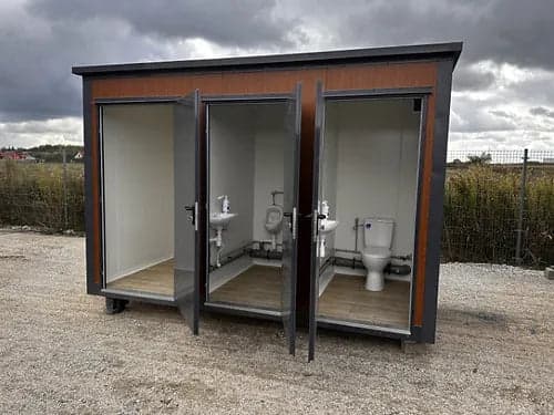 Contentor Sanitário Tipo Pavilhão com Cabine Tripla