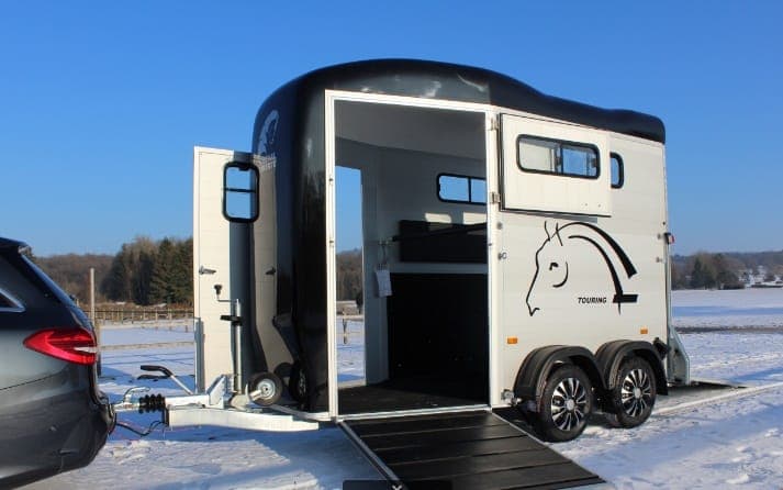 Reboque Van Cheval Liberté Touring One para 1 Cavalo + Poldro