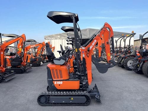 Miniescavadora Compacta 1 Ton Giro Zero com Motor Kubota 3 Cilindros Diesel