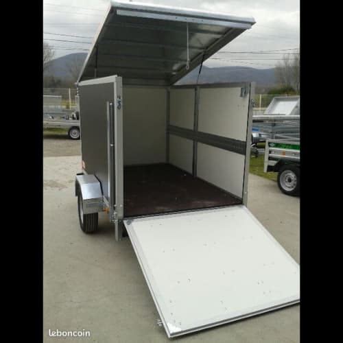 Remolque furgoneta 207 X 132X 143cm ptac 500/750 kg con plataforma de carga y techo elevable