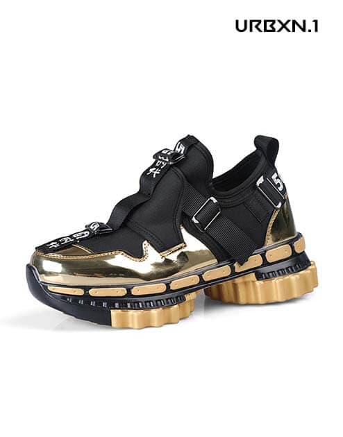 Gold Sneakers Street Style - 8