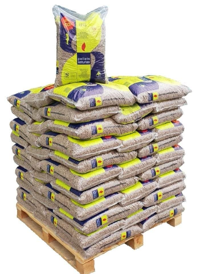 4 palets de pellets Asturias en sacos de 15 kg para calefacción