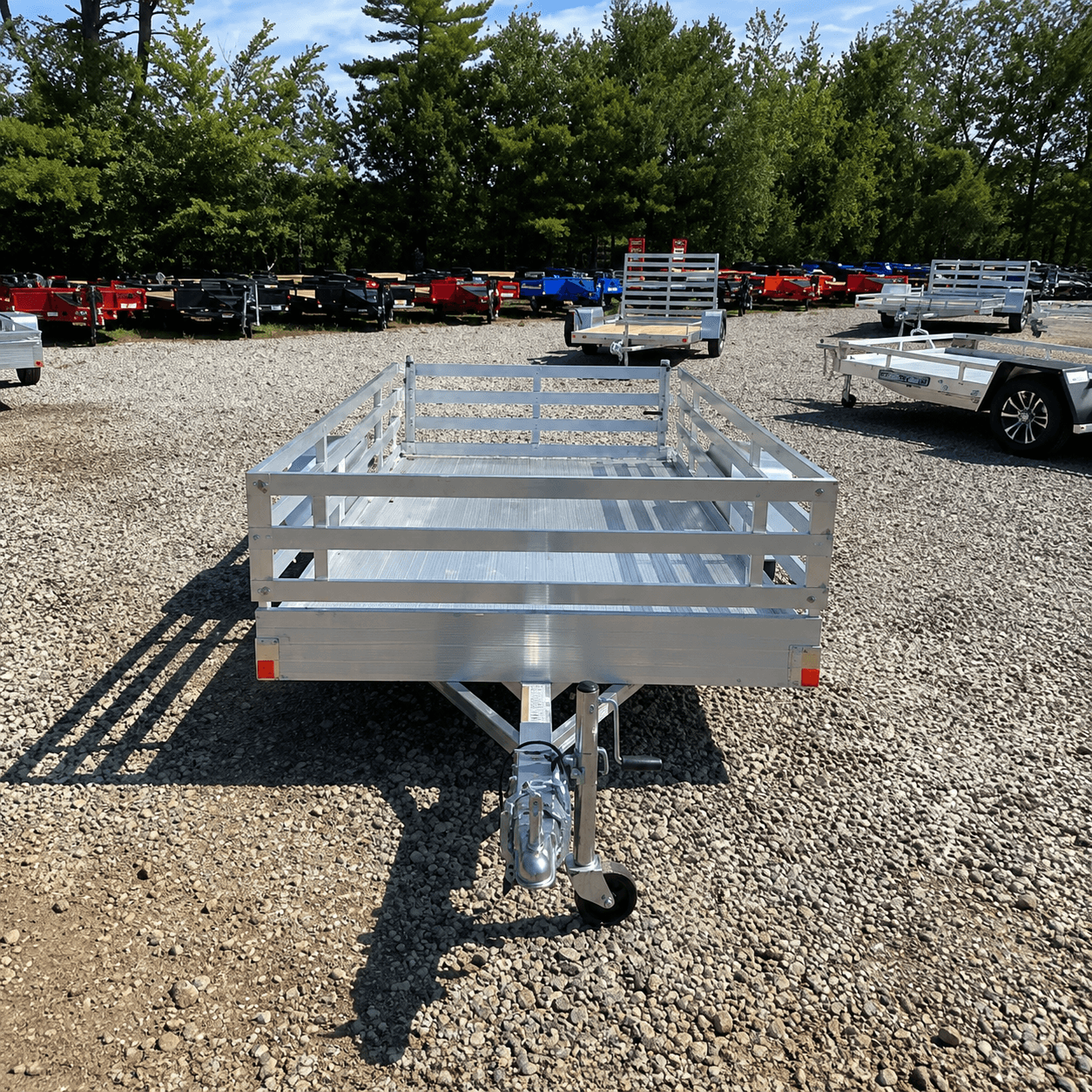 Bear Track 5,5 × 10 Aluminium-Hochlader 2.2K mit 3-Schienen-Kit (Modell 2026)