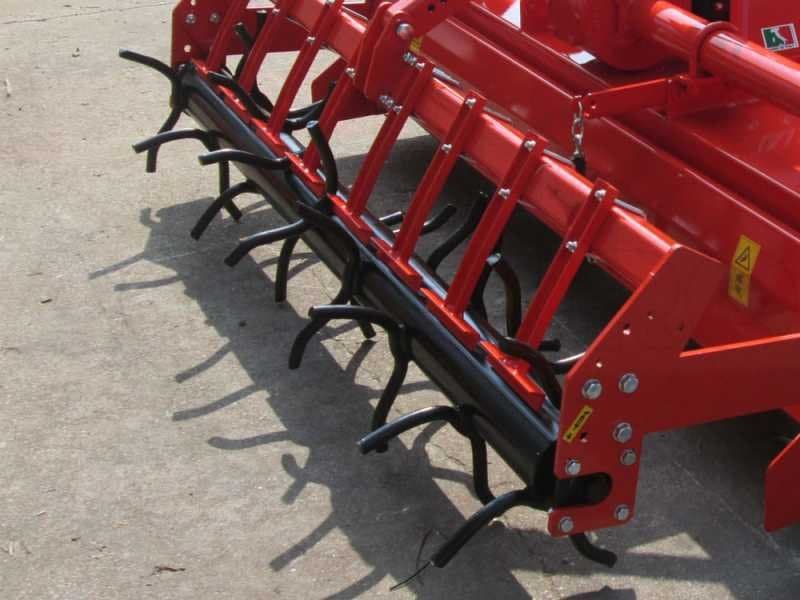 Herse rotative RM250 – largeur de travail 250 cm – 22 lames Série lourde – Rouleau à piques