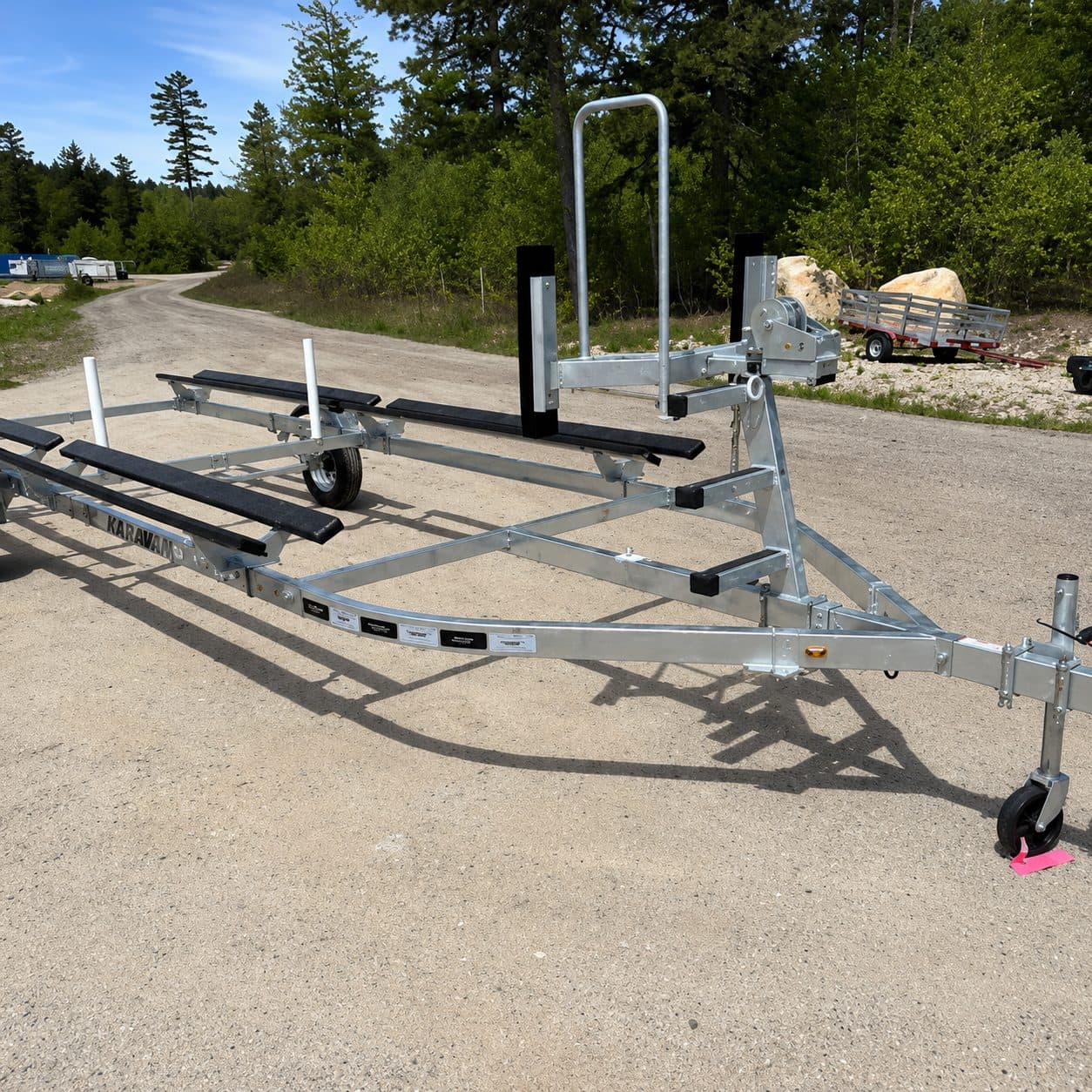 Venture VP-20-25 – Verzinkter Pontonbootanhänger para 19–21 Fuß (modelo 2026)