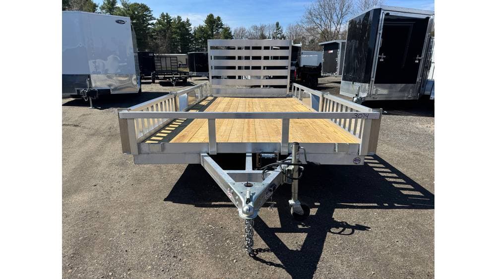 Sure-Trac Aluminium-Nutz- y ATV-Remolque 7 × 14 ft, 5K (modelo 2026) – con seitlich verstauten Auffahrrampen